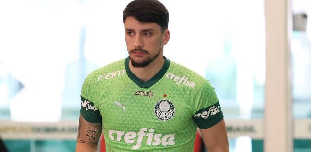Treino técnico sob comando de Abel e trabalho interno de Piquerez.
