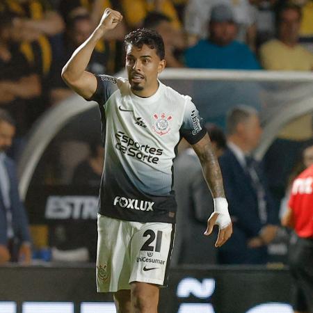 Matheus Bidu comemora gol marcado pelo Corinthians contra o Criciúma no Brasileirão