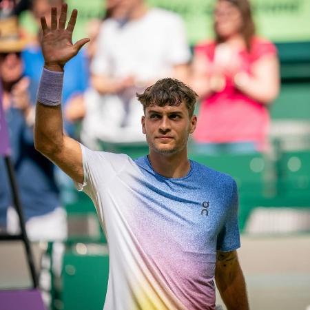 Flavio Cobolli derrotou João Fonseca na primeira rodada do ATP 500 de Halle