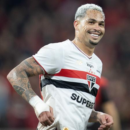 Luciano formará ataque ao lado de Tapia; Palmeiras repete time que venceu Vasco Luciano formará ataque ao lado de Tapia; Palmeiras repete time que venceu Vasco