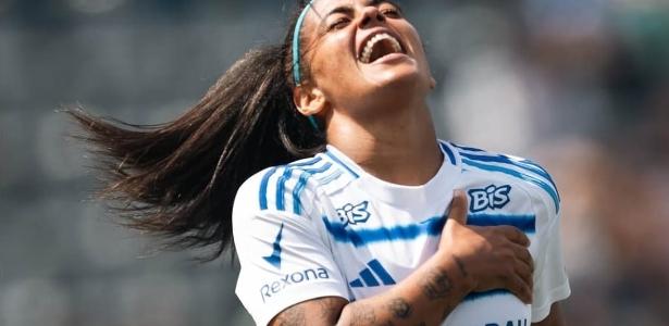 Cruzeiro vence Palmeiras de virada e garante vaga na final do campeonato.