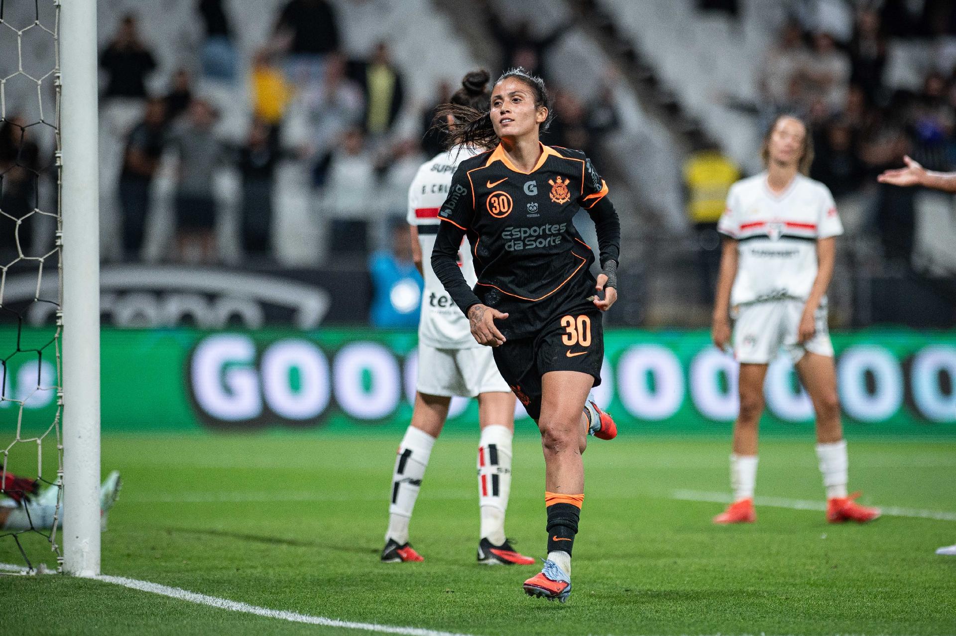 Jaqueline, do Corinthians, festeja gol sobre o São Paulo em jogo do Paulistão Feminino - undefined