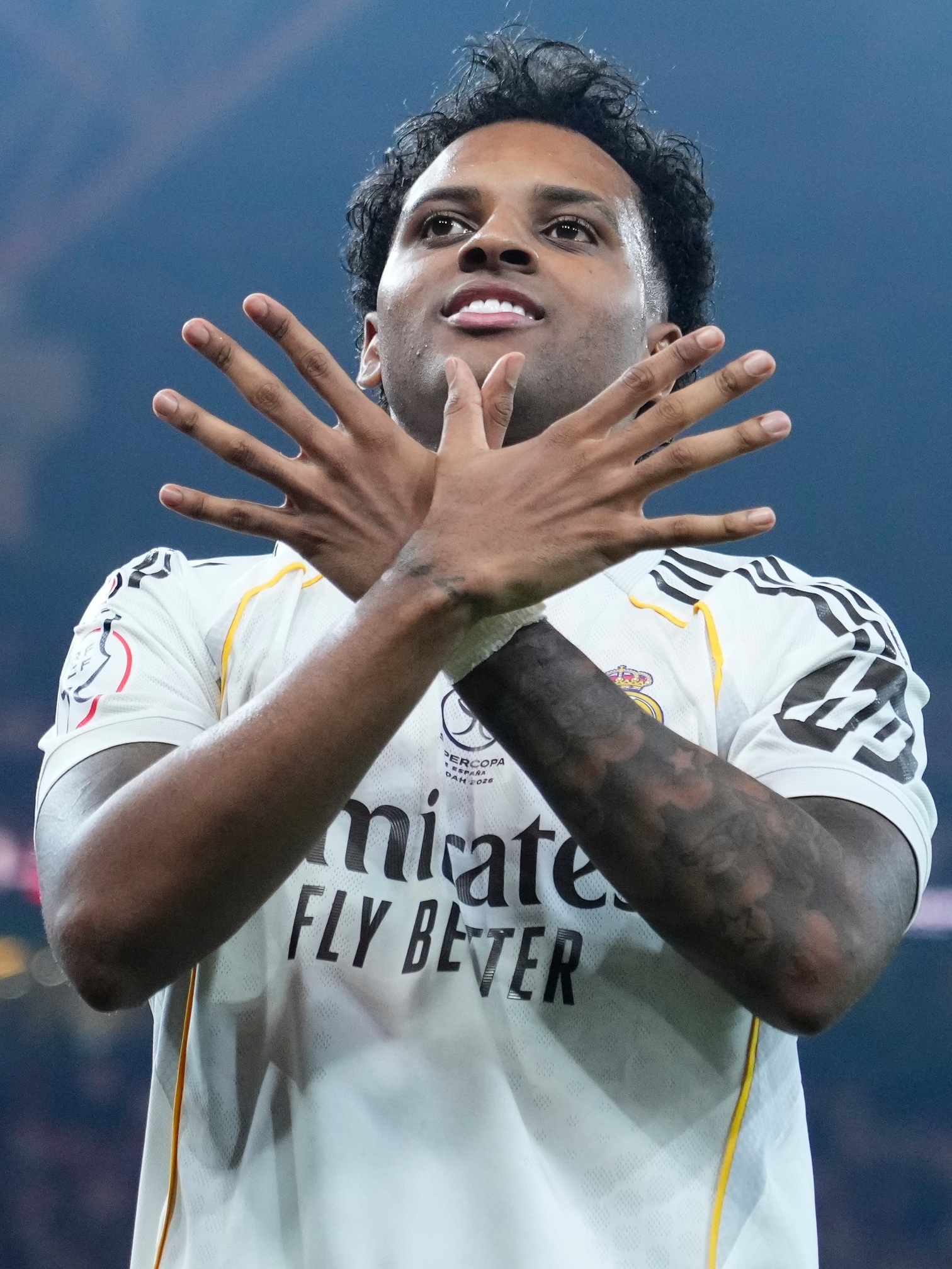 Valverde e Rodrygo decidem, Real vence Atlético e fará final com