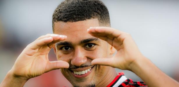 Flamengo dispara em chances de título; Vasco e Inter ficam mais ameaçados