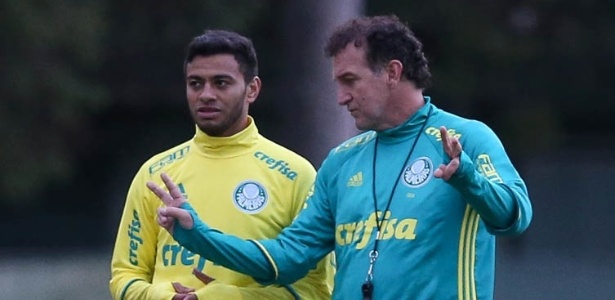 Cuca conversa com Cleiton Xavier em treino: meia será mais uma vez titular - Cesar Greco/Ag Palmeiras