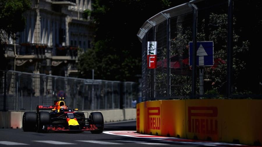 Max Verstappen, da Red Bull, durante treinos livres do GP do Azerbaijão - Dan Istitene/Getty Images