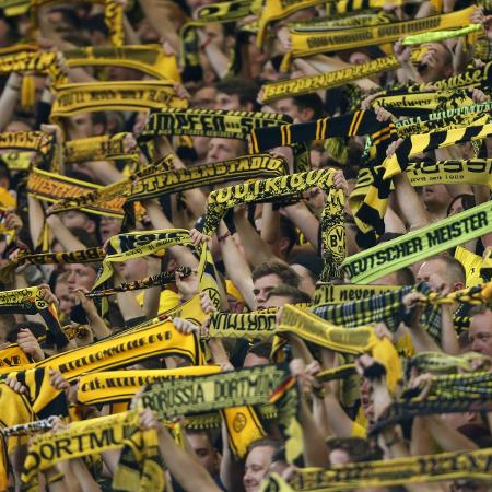 Torcedor do Borussia Dortmund perdeu dedo durante clássico contra o Schalke - Ina Fassbender/AFP