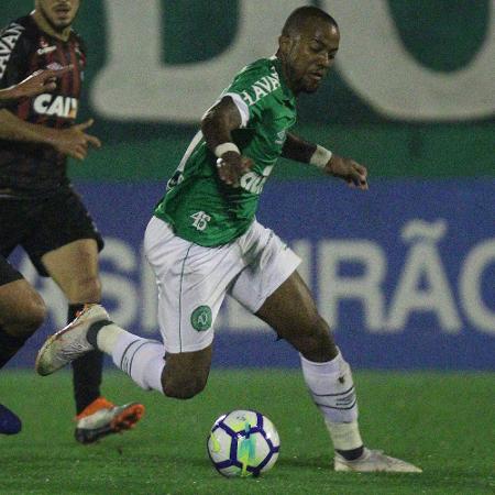 Victor Andrade, que está perto do Goiás, já atuou com Ney Franco na Chapecoense - MÁRCIO CUNHA/ESTADÃO CONTEÚDO