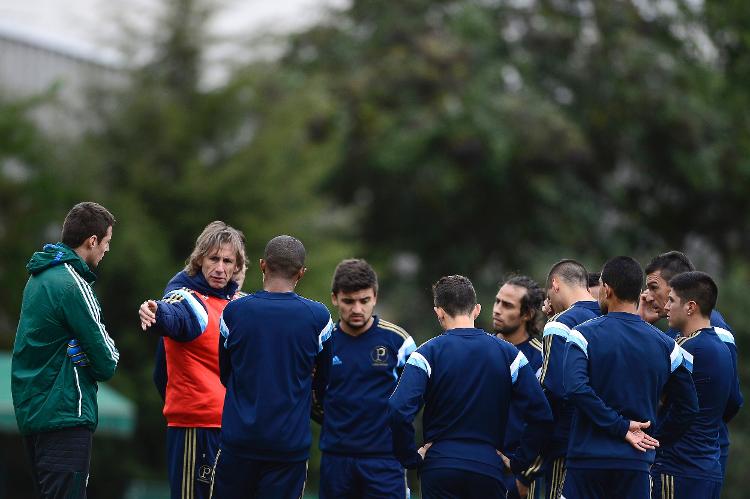 Técnico Ricardo Gareca durante treino do Palmeiras no CT Academia de Futebol, em 2014