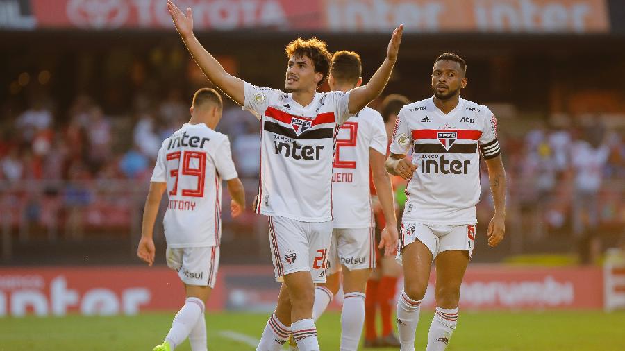 Igor Gomes comemora seu gol pelo São Paulo durante partida contra o Atlético-MG - Daniel Vorley/AGIF