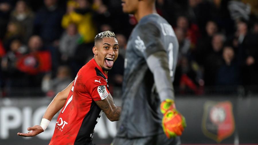 Raphinha comemora após marcar para o Rennes contra o Nantes - DAMIEN MEYER/AFP