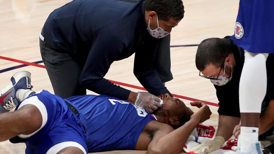 Leonard caiu feio na hora do ferimento - Matthew Stockman/Getty Images/AFP