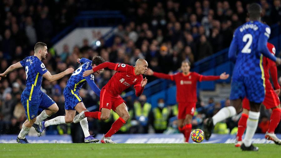 Chelsea e Liverpool fizeram um jogo eletrizante logo no primeiro domingo de 2022 pelo Campeonato Inglês - Adrian DENNIS / AFP