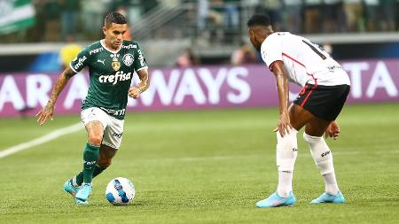 Dudu lidera estatísticas do Palmeiras em dribles no Paulistão