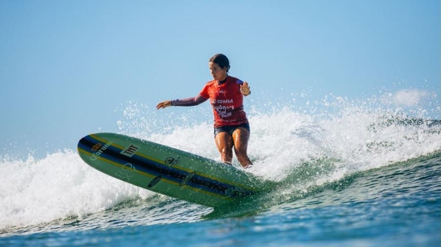 Chloé Calmon avança mais uma fase está nas semifinais na Austrália - WSL