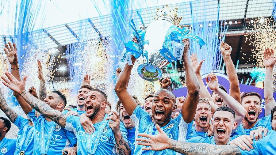 Jogadores do Manchester City celebram conquista do Campeonato Inglês: cinco temporadas, quatro taças - Divulgação/Manchester City
