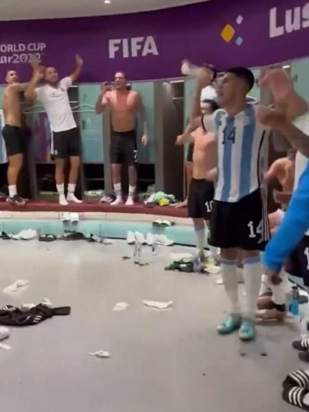 Jogadores da Argentina comemoram vitória sobre o México pela Copa do Mundo - Reprodução/Twitter