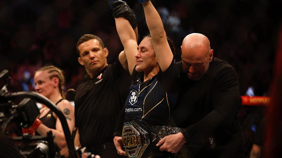 Alexa Grasso quebrou a banca ao finalizar Valentina Shevchenko e se tornar campeã da categoria peso-mosca do UFC - Chris Graythen/Getty Images