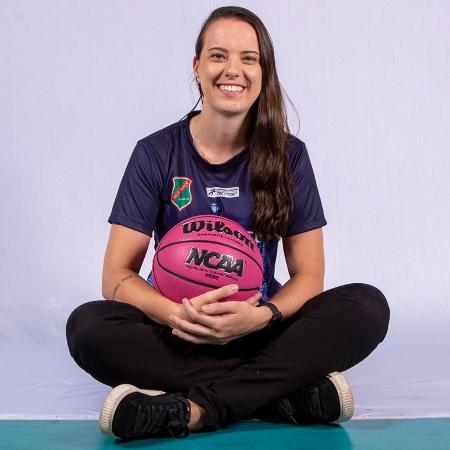 Bruna Rodrigues comanda o Blumenau pela 2ª temporada seguida