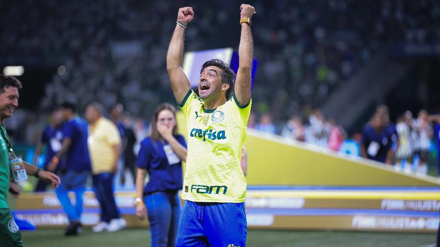 Abel Ferreira, técnico do Palmeiras, comemora em final do Paulistão