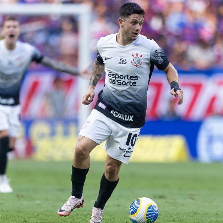 Rodrigo Garro, do Corinthians, se reapresentará normalmente nesta terça-feira (7)