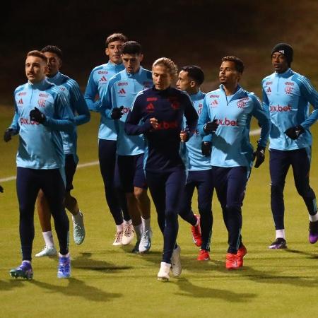 O técnico Filipe Luís junto dos jogadores durante treino do Flamengo na pré-temporada nos EUA