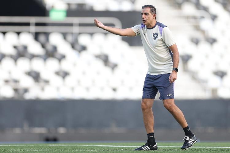 Renato Paiva, técnico do Botafogo Renato Paiva, técnico do Botafogo