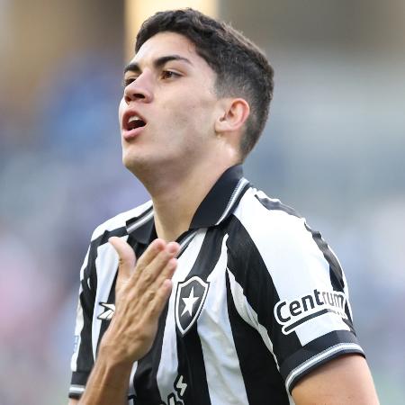 Jair foi vendido pelo Botafogo ao Nottingham Forest Jair foi vendido pelo Botafogo ao Nottingham Forest