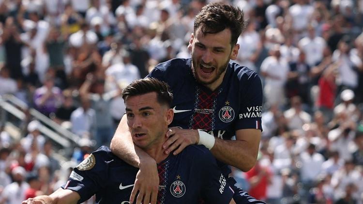 Fabián Ruíz comemora gol marcado pelo PSG contra o Real Madrid no Mundial Fabián Ruíz comemora gol marcado pelo PSG contra o Real Madrid no Mundial