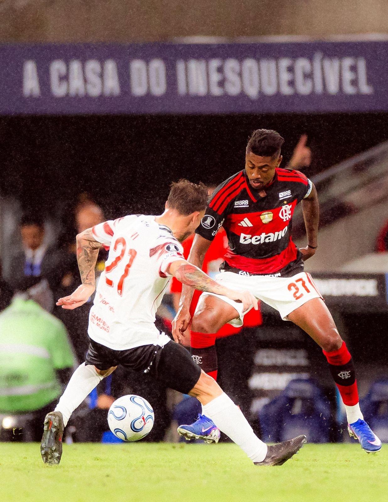 Flamengo e Estudiantes se enfrentam no Maracanã pela Libertadores - undefined