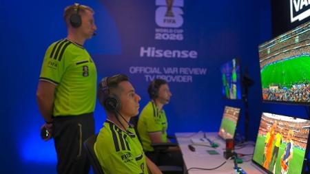 Equipe do VAR de Holanda x Japão - Reprodução