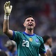 Dibu Mart&iacute;nez cita novo posicionamento de Messi como 'chave' da Argentina