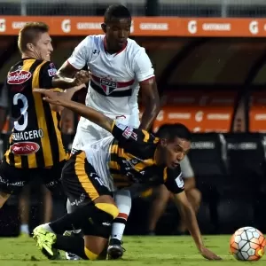 São Paulo é surpreendido e perde para o The Strongest em casa na