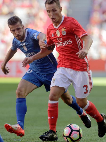 Alejandro Grimaldo, lateral esquerdo do Benfica - Jose Manuel Ribeiro/AFP
