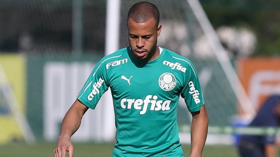 Lateral direito Mayke fez um treino completo com o grupo do Palmeiras após cirurgia nos adutores  - Cesar Greco/Ag. Palmeiras/Divulgação