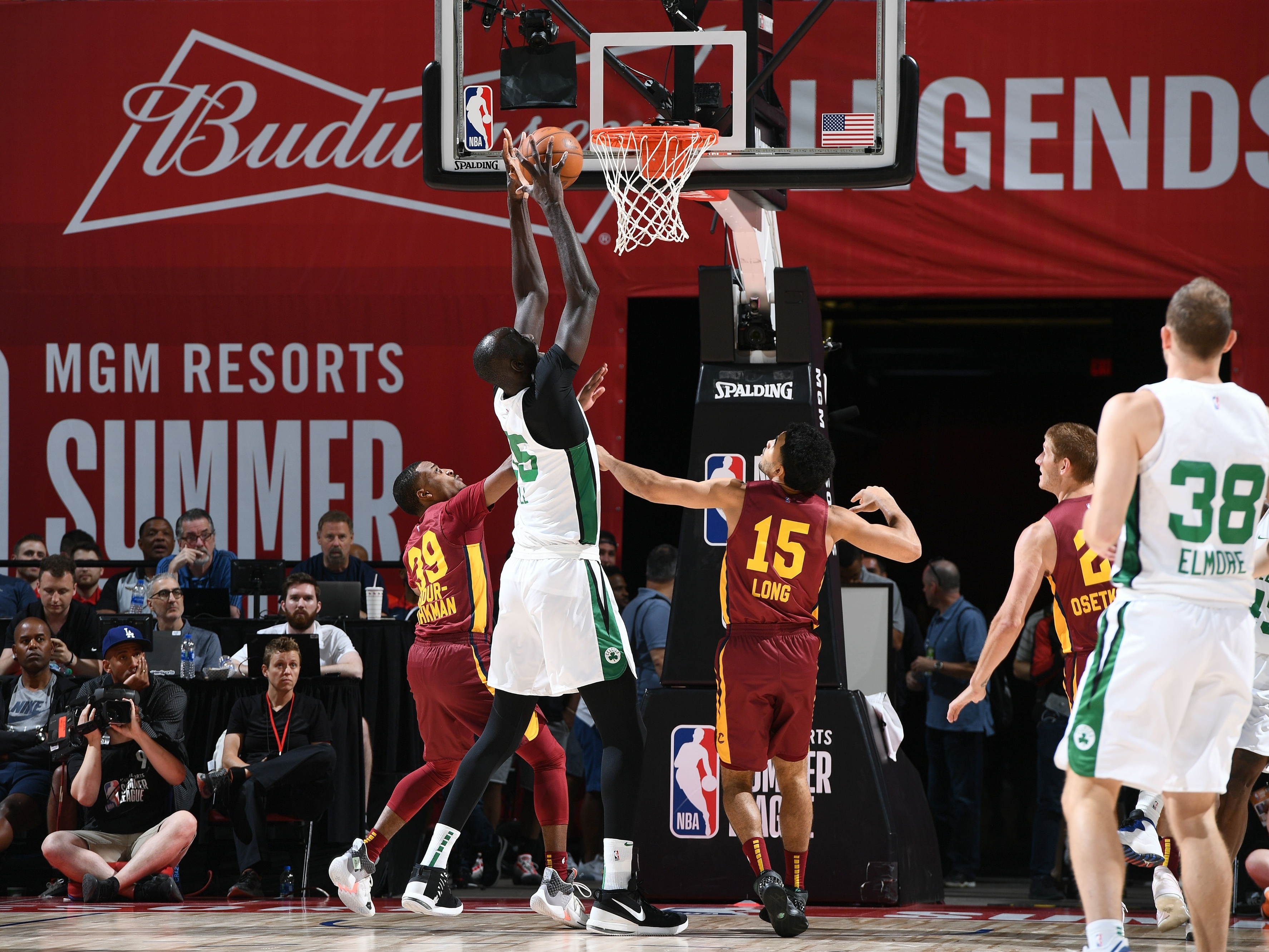 Tacko Fall, o novo gigante da NBA com incríveis 2,31m