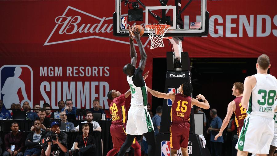 Tacko Fall, durante jogo do Boston Celtics - Garrett Ellwood/Getty Images