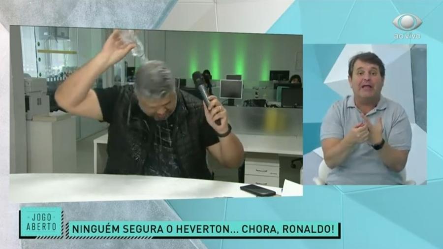 Heverton Guimarães vira garrafa d"água ao vivo após vitória do Atlético-MG - Reprodução/Band