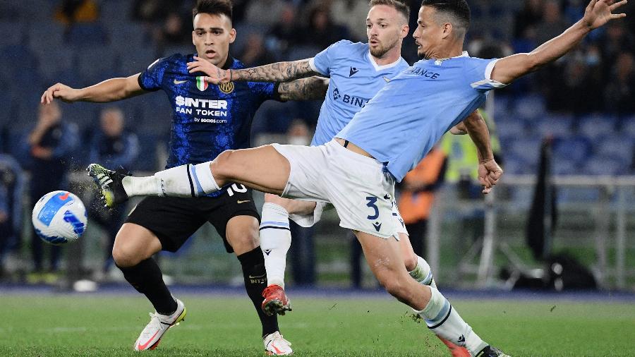 Zagueiro Luiz Felipe, da Lazio, foi expulso durante partida contra a Inter de Milão, pelo Campeonato Italiano - Filippo Monteforte/AFP
