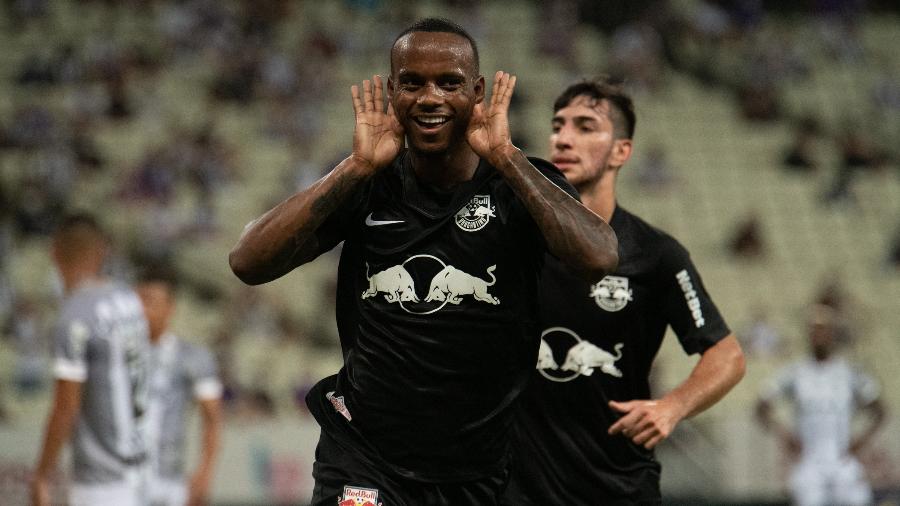 Helinho comemora gol do Bragantino contra o Ceará pelo Brasileirão - Kely Pereira/AGIF