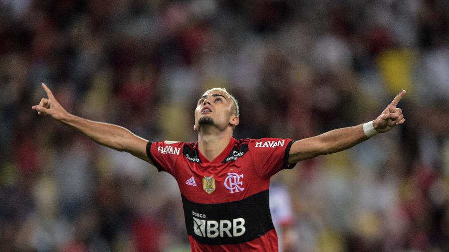 Andreas Pereira comemora gol do Flamengo contra o Bahia, no Maracanã. Permanência mais próxima - Thiago Ribeiro/AGIF