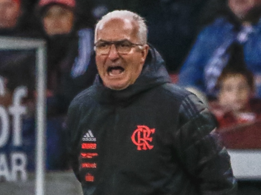Dorival escala medalhões e se vê em encruzilhada que desgastou Sousa no Fla