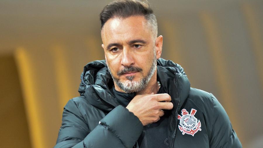 Vitor Pereira, técnico do Corinthians, durante partida diante do Ceará - MAYCON SOLDAN/O FOTOGRÁFICO/ESTADÃO CONTEÚDO