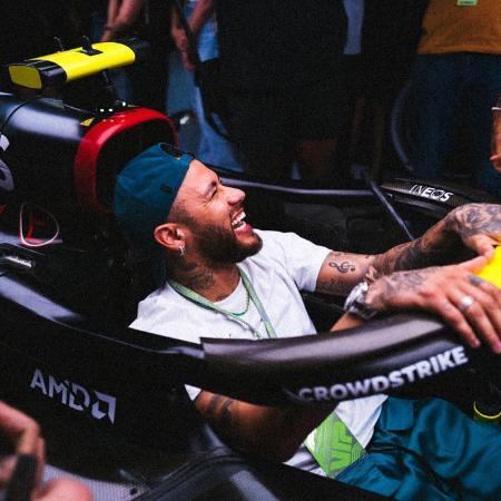 Neymar entrou no carro de Lewis Hamilton em sua visita ao paddock do Circuito da Catalunha  - Reprodução/Instagram @neymarjr