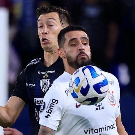 Meio-campista lamentou "oscilação" da equipe após derrota para Del Valle - Franklin Jacome/Agencia Press South/Getty Images