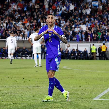 Di María comemora gol em vitória contra a Costa Rica em amistoso