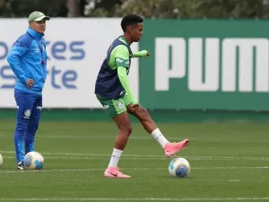 Palmeiras: Estêvão treina, mas segue fora e não enfrenta o Flamengo