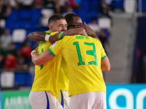 Brasil atropela Tailândia por 9 a 1 e avança em 1º na Copa do Mundo de futsal