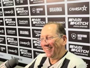 Textor dança funk após 3 a 0 do Botafogo e admite propostas por Igor Jesus