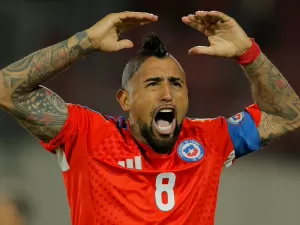 Chile vira sobre a Venezuela em jogo de seis gols e com brilho de 'brasileiros'